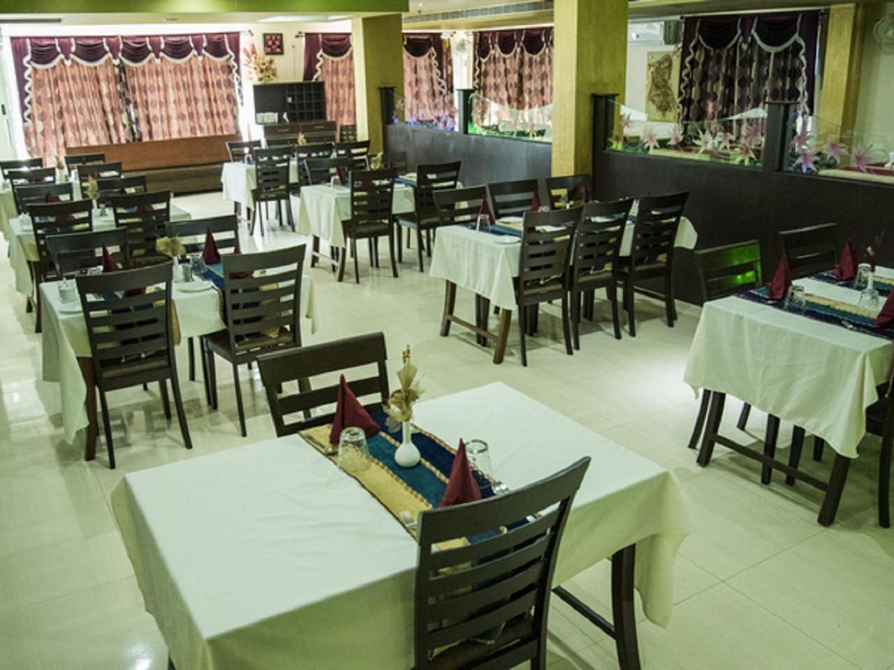 Hotel Sunshine Baharampur Extérieur photo