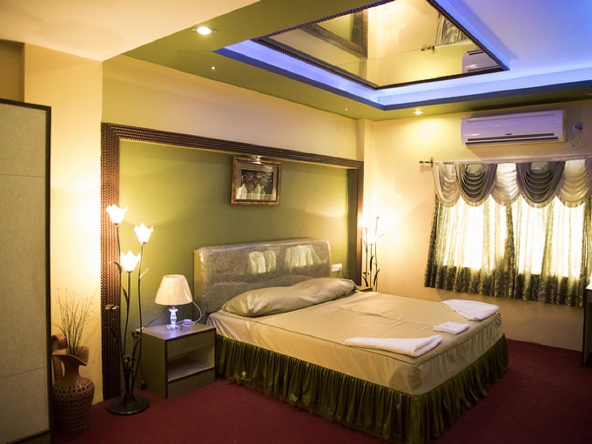 Hotel Sunshine Baharampur Extérieur photo