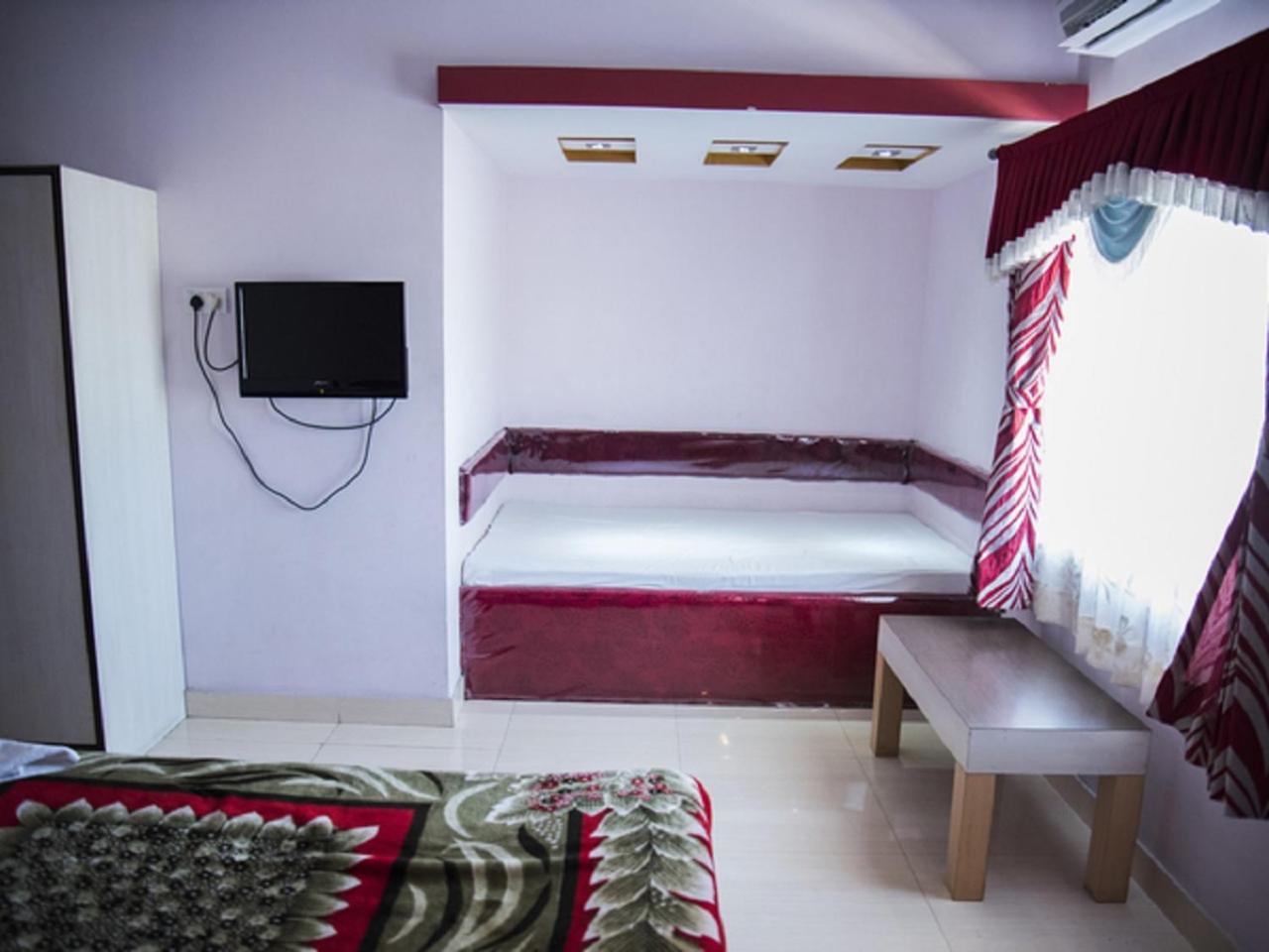 Hotel Sunshine Baharampur Extérieur photo